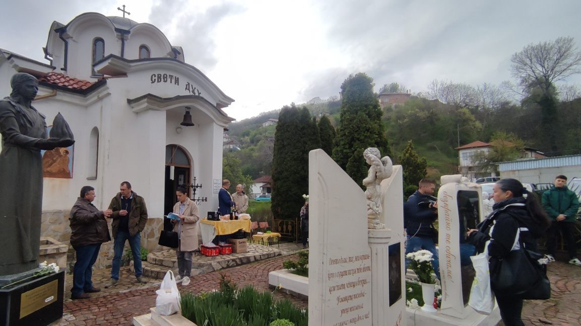 В Свищов почетоха паметта на загиналите в река Лим деца