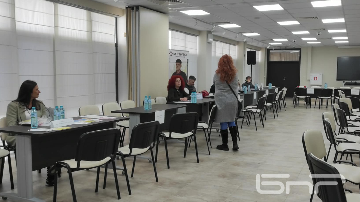 Български фирми предлагат постоянна работа  на украинци