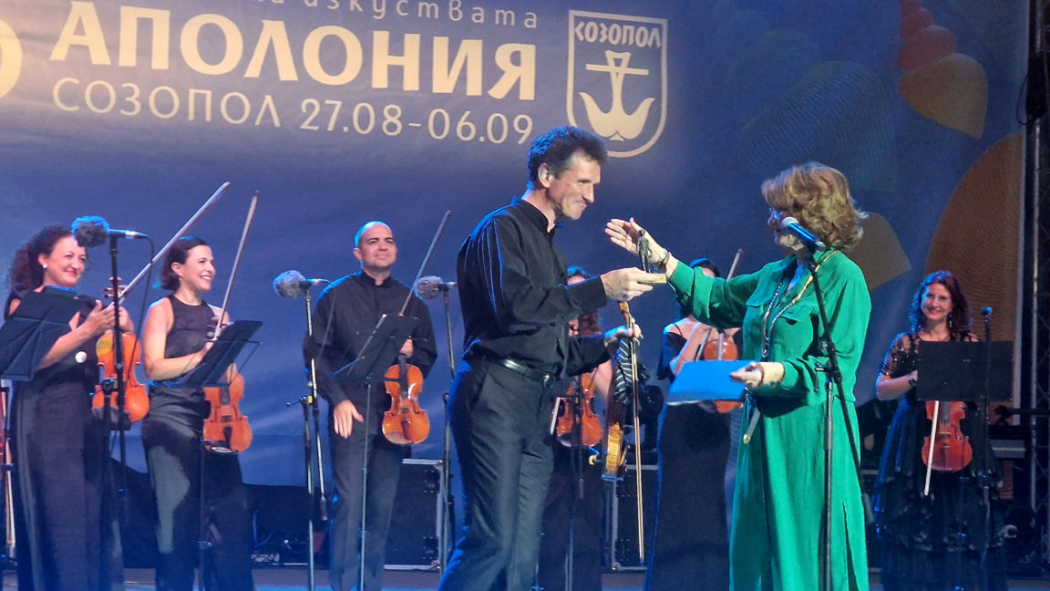 Светлин Русев е носителят на голямата награда "Аполон Токсофорос"
