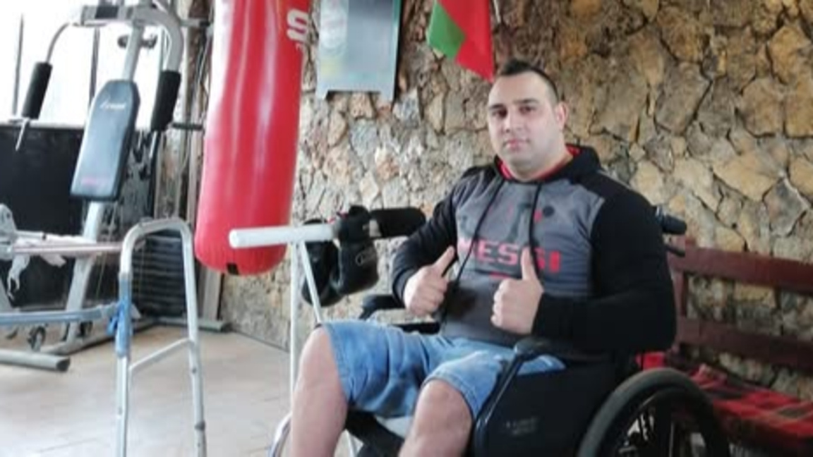 Кампания помага на млад мъж да проходи 