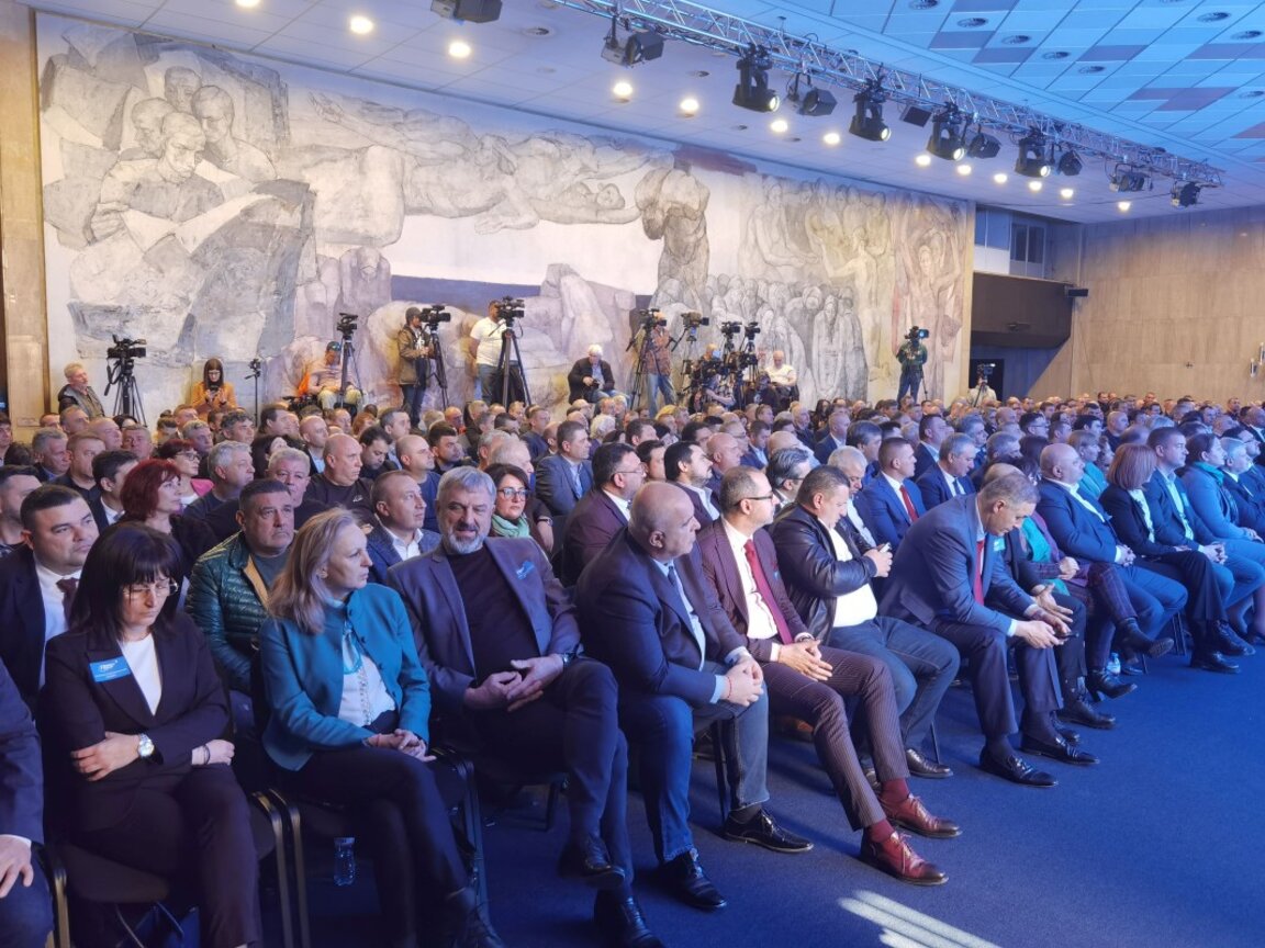 Националното съвещание на ГЕРБ даде мандат за преговори за коалиционно споразумение