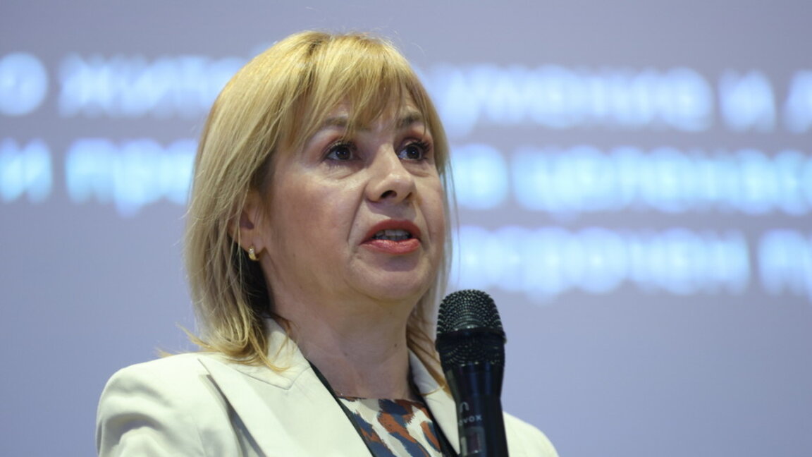 Людмила Елкова