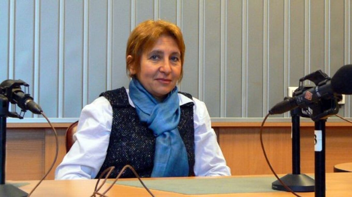 Адв. Елиза Николова