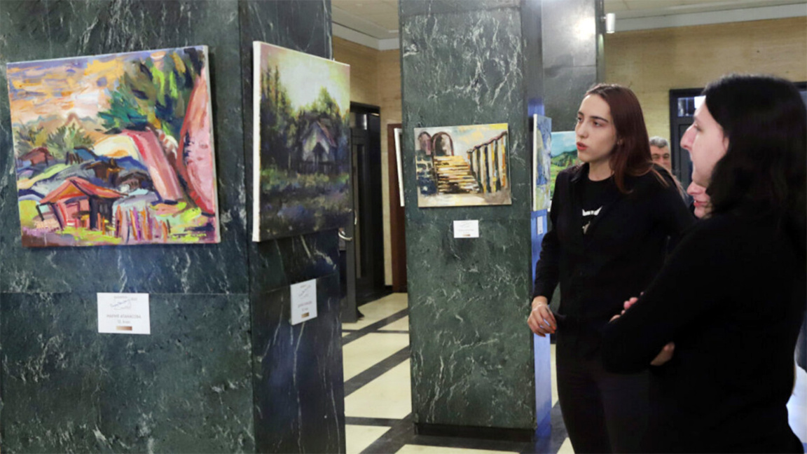 BNR acoge exposición de alumnos inspirada en obras de Sirak Skitnik 