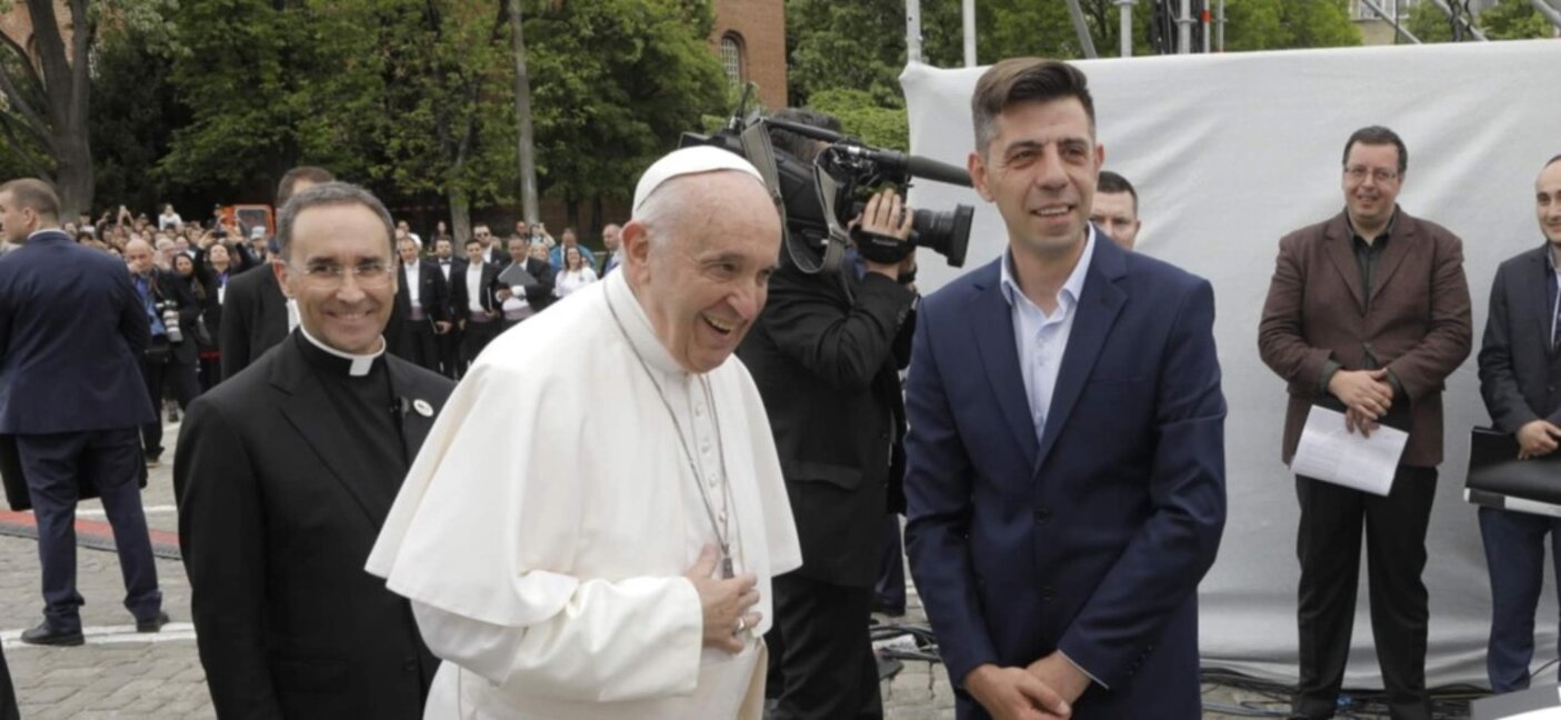 Папа Франциск ни завеща да обичаме ближния си