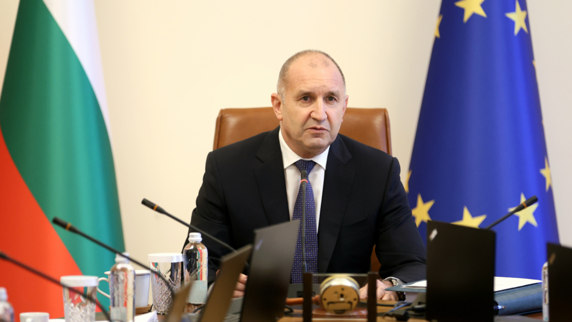 Премьер-министр призывает спасти детей от токсичной интернет-среды