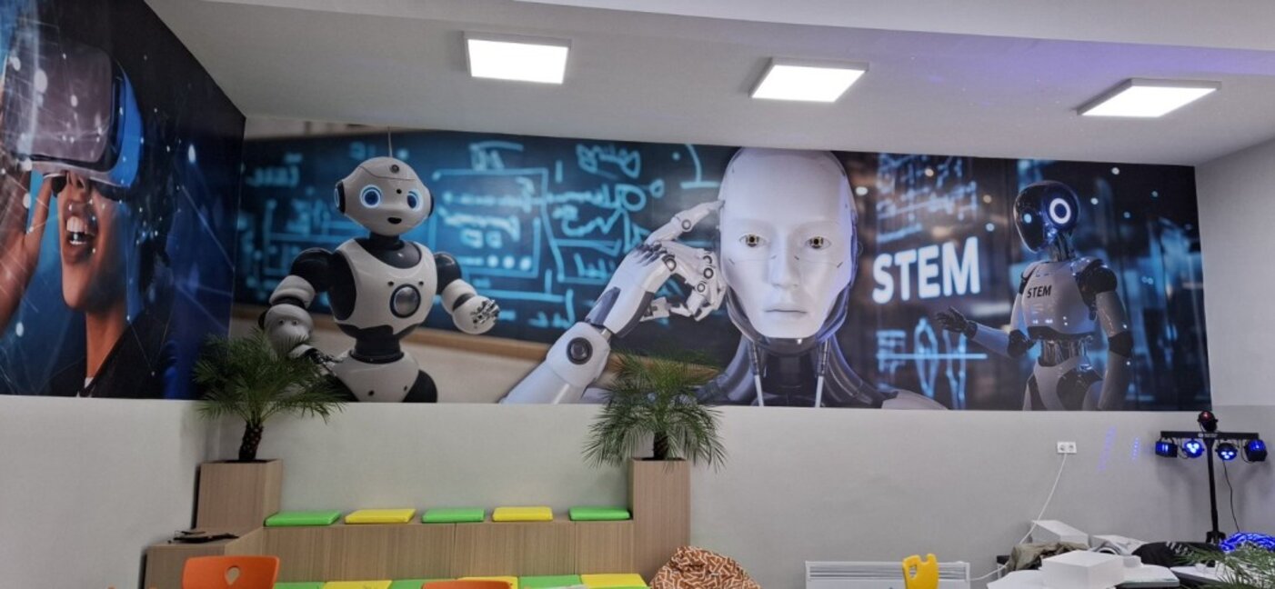 В Мездренска гимназия предстои да бъде открит STEM център