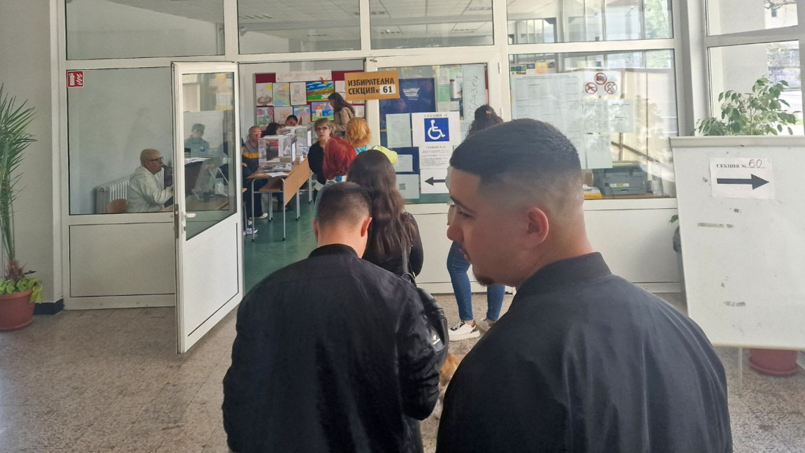 Astăzi, bulgarii au ieșit la vot, iar mâine așteptăm ca „ei să se înțeleagă”