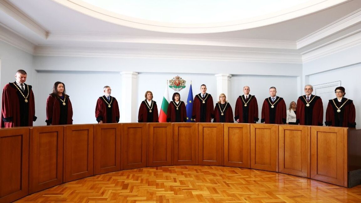 El Tribunal Constitucional anula la reforma judicial y mantiene el nuevo gabinete provisional