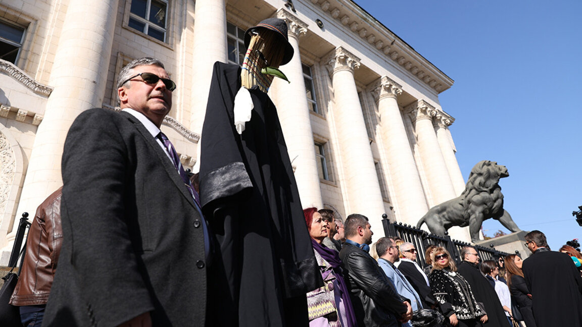 Адвокати протестовали у знак заштите правне државе