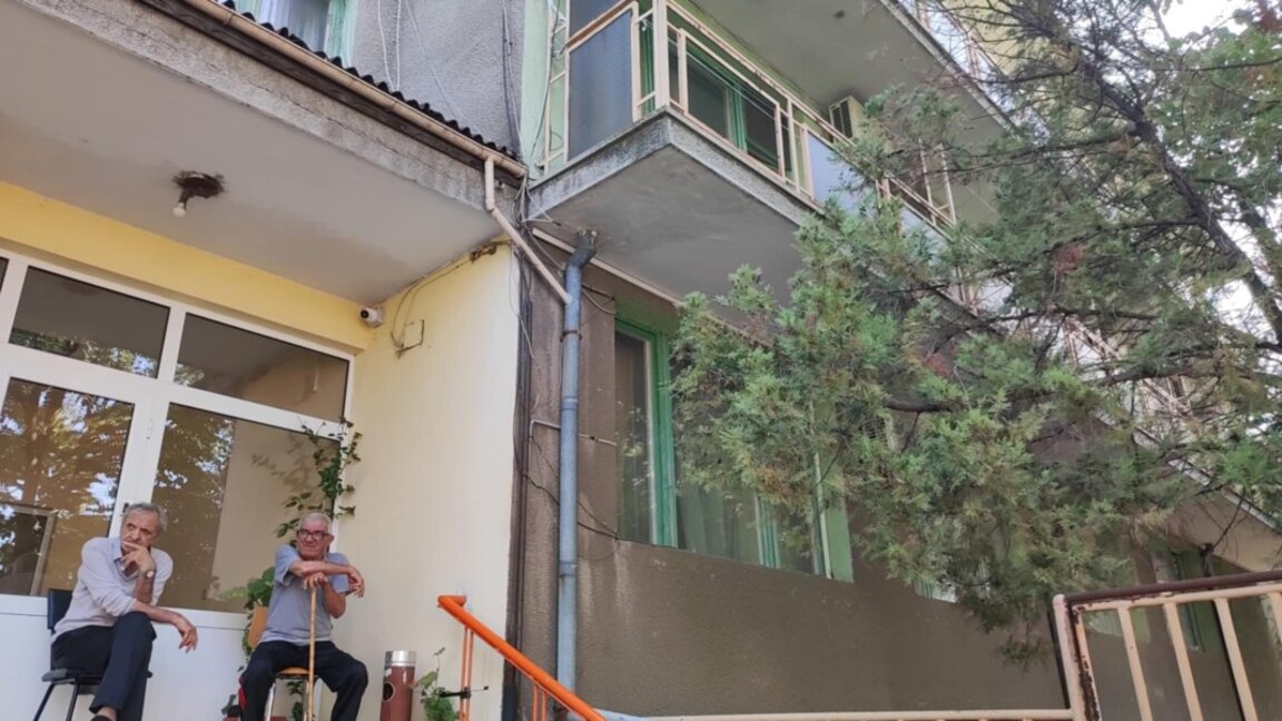 Двама от "къщата на ужасите" в Ягода са настанени в Дома за стари хора в Гълъбово