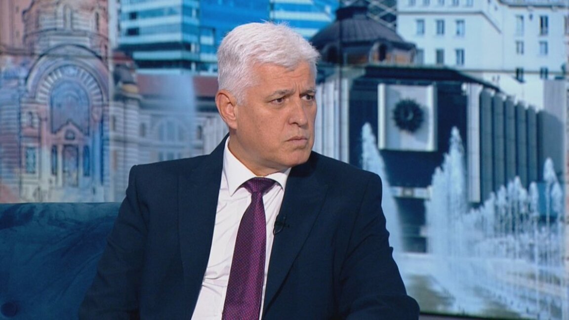 Радев посреща утре в Пловдив с личната си кола унгарския президент