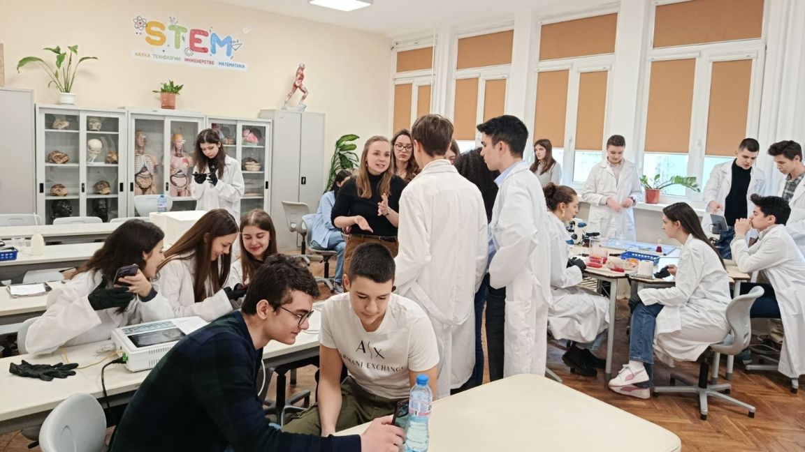 Откриха нов STEM център в столичната 91. Немска езикова гимназия