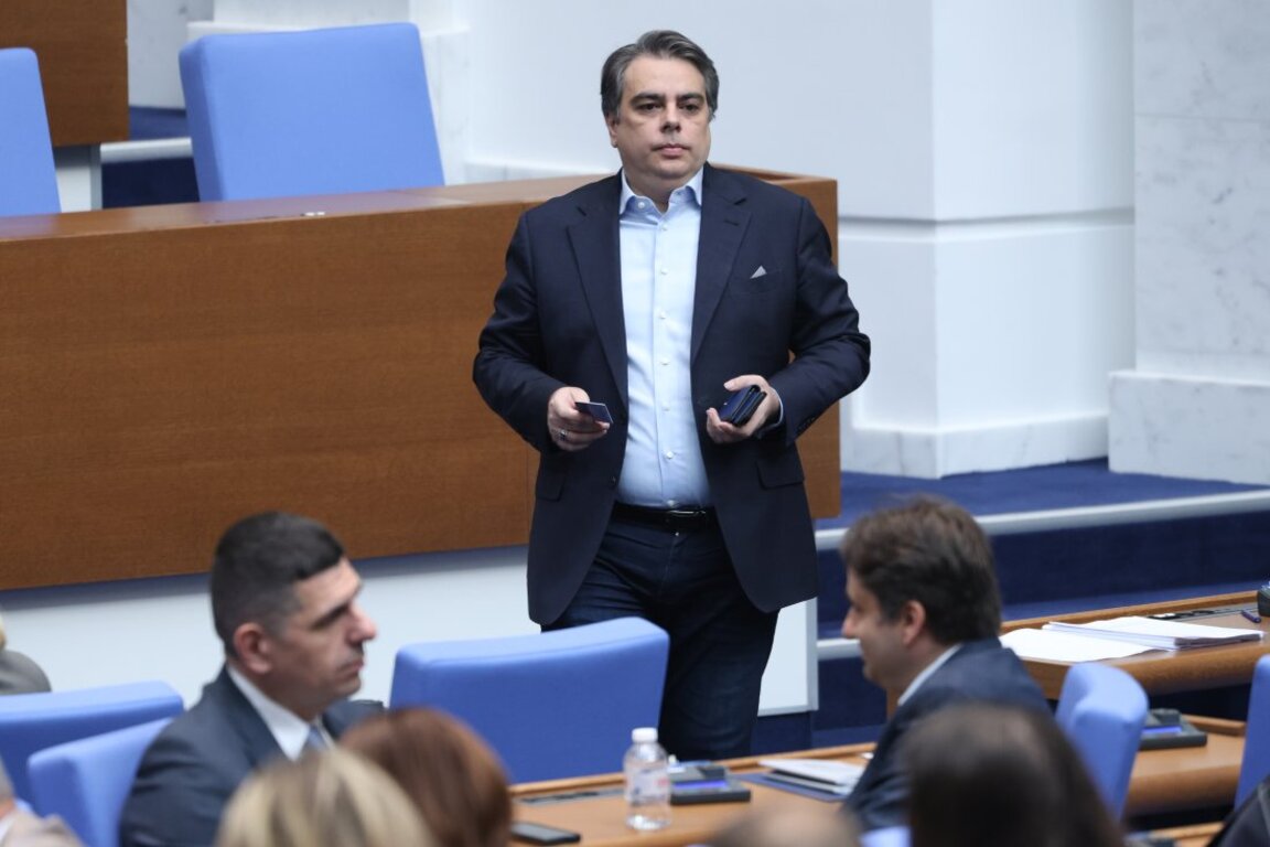 Asen Vasilev: "A partir de ahora, Continuamos con el Cambio apoyará las mociones de censura"