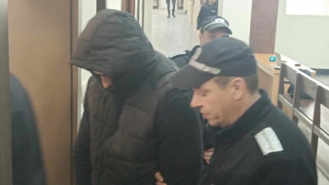 Оставиха в ареста полицаите, обвинени за смъртта на задържан в Казанлък
