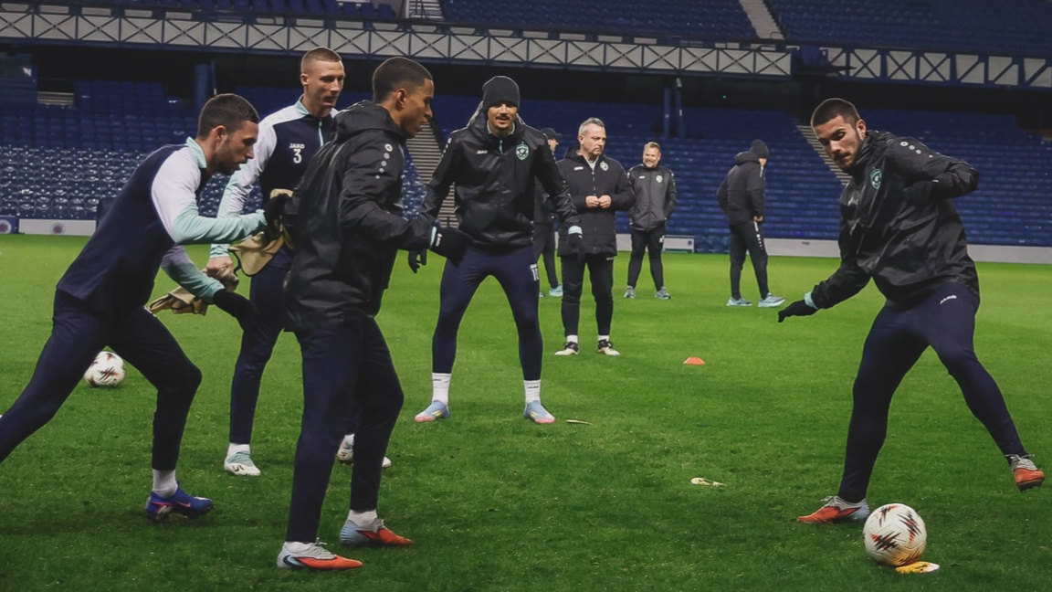 "Орлите" на тренировката на "Айброкс"