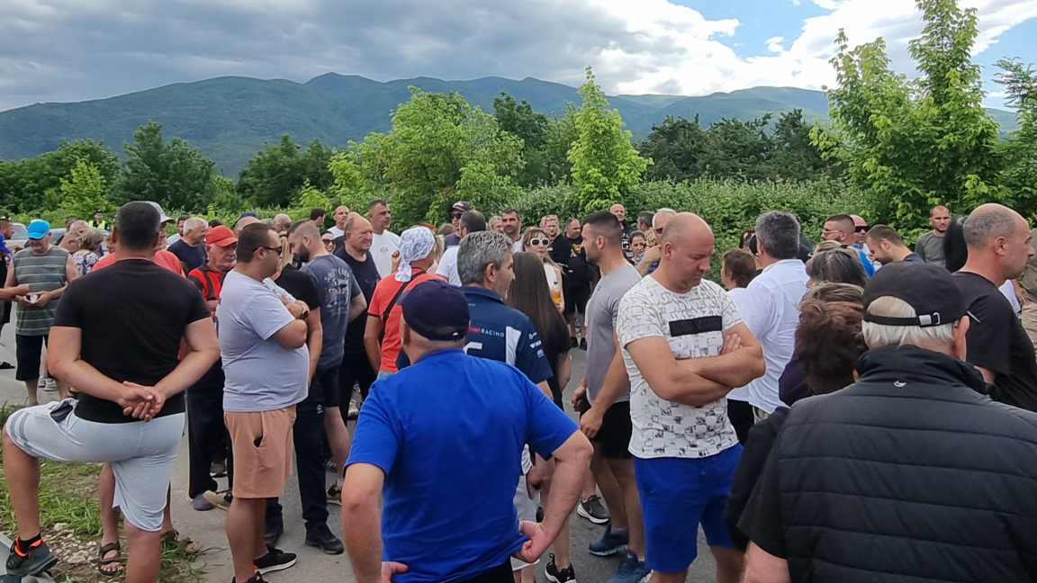 Протест затвори закратко пътя между Варвара и Септември 
