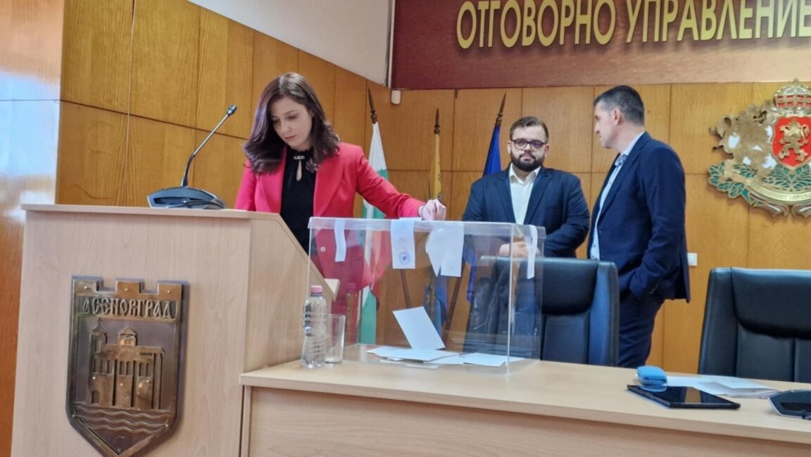 Иван Иванов остава председател на ОбС в Асеновград
