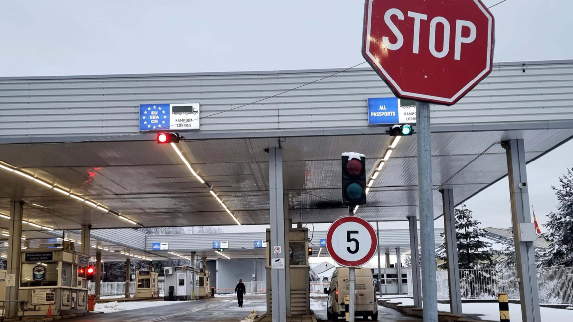 Преустановен е протестът на тежкотоварните превозвачи на границите