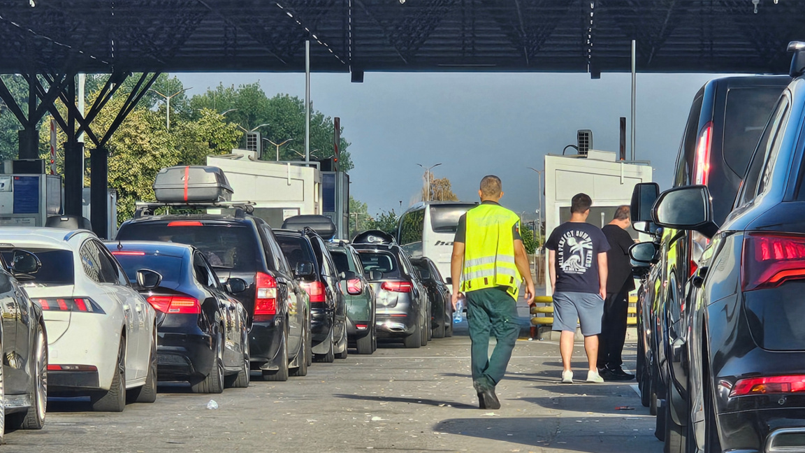 Am Grenzübergang „Kapitan Andreewo“ herrscht reger Verkehr