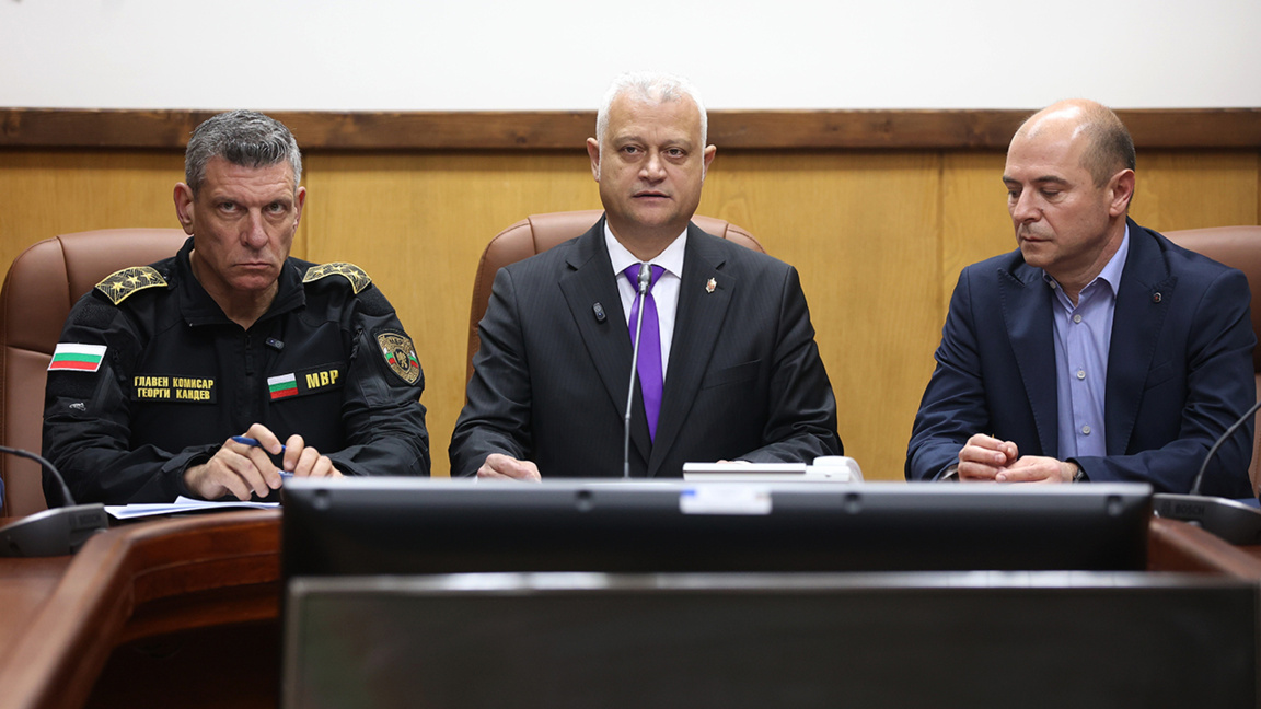 Emil Detschew (mitte)