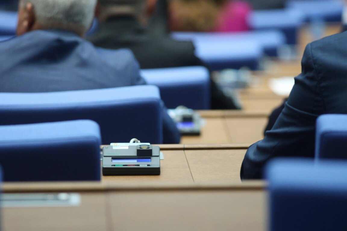 Коментари в НС за Руската църква, поисканата оставка на шефа на ДАНС и сливането на  службите