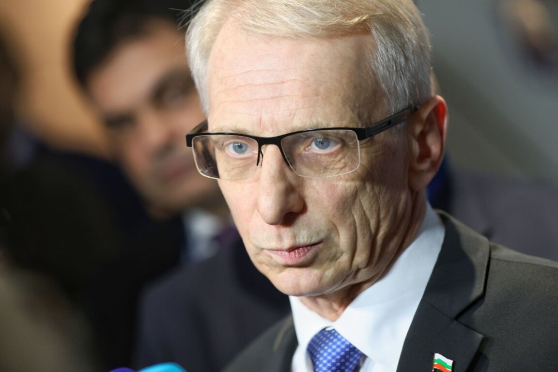 Николай Денков