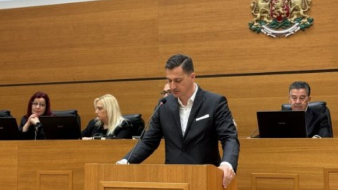 Оставката на Кирил Петков е достоен акт
