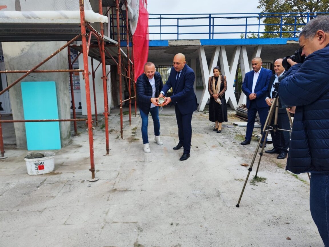 Стартира дългоочакваният ремонт на спортна зала „Арпезос“ в Кърджали