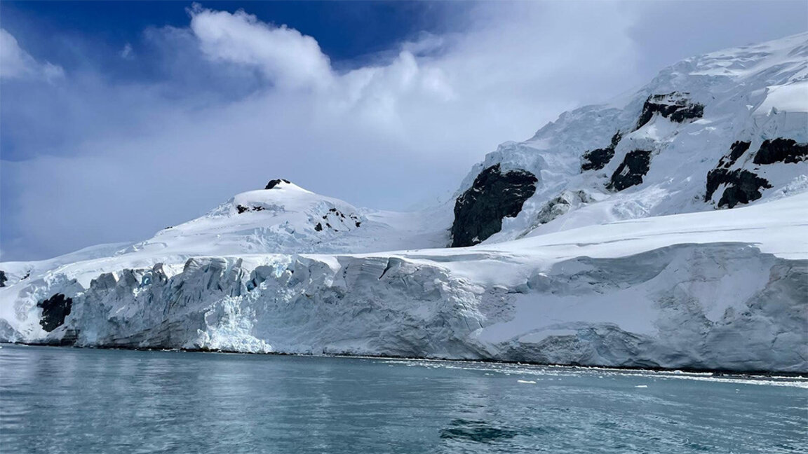 Bulgaren erkunden die Smith-Insel in der Antarktis