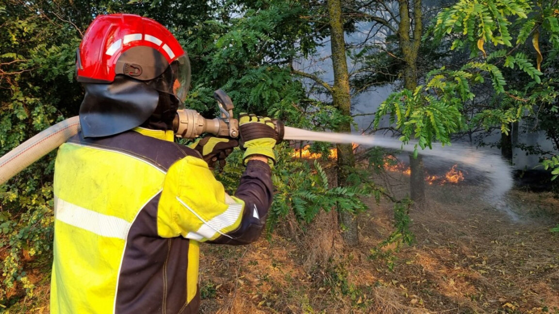 Incendies par dizaines : à qui la faute ?