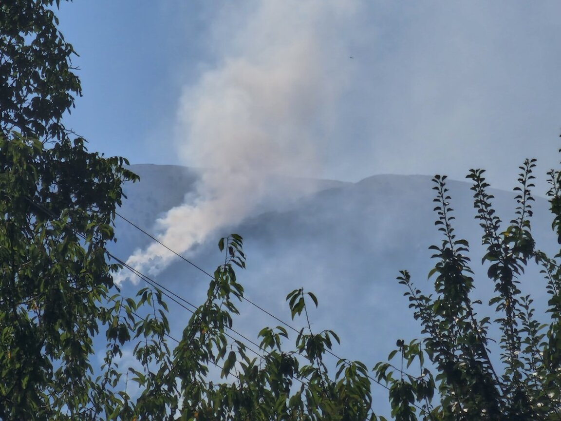 Greece does not extinguish the fire in its part of Slavyanka mountain, it might enter Bulgaria