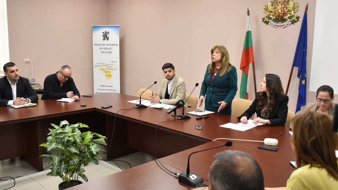 Работна среща в областната управа в Хасково за вота
