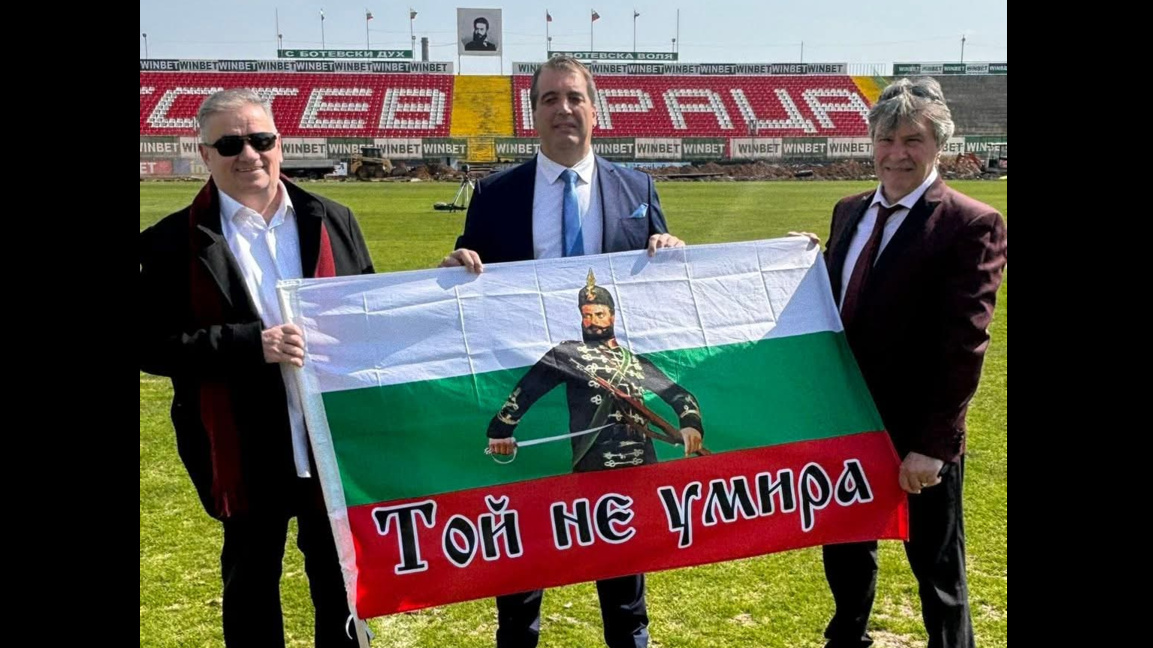 Николай Попов е първи в листата на "Синя...