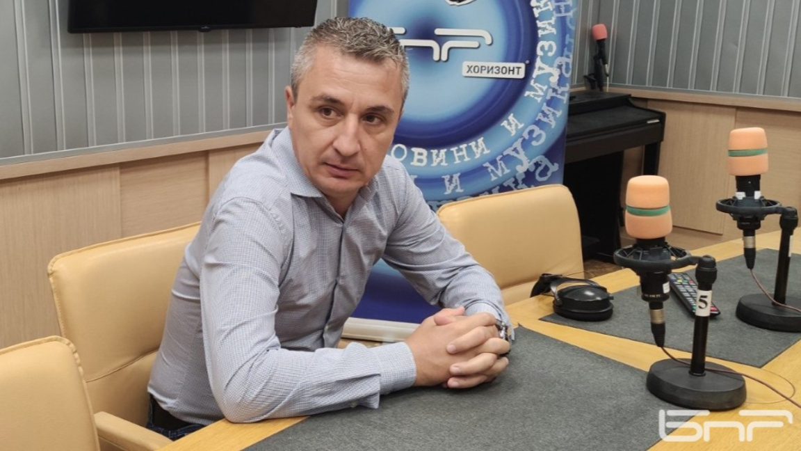 Александър Николов