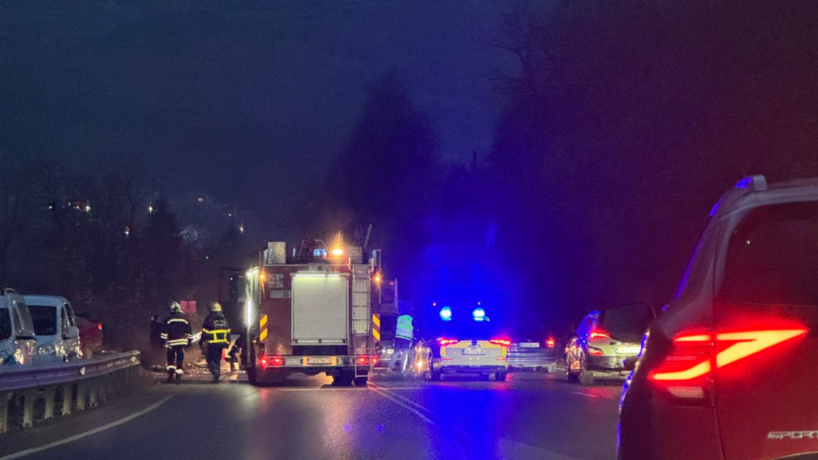 Затруднено е движението в района на Владая заради автомобилна катастрофа