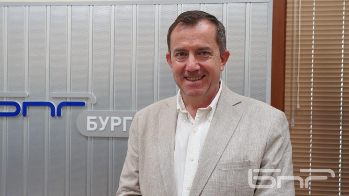 Огнян Златев се срещна с ученици от Евроклуба на Търговската гимназия