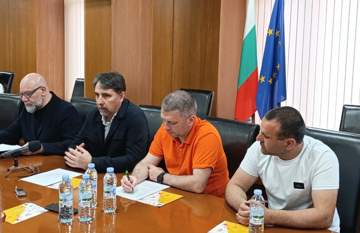 Светнаха 1600 нови улични лампи