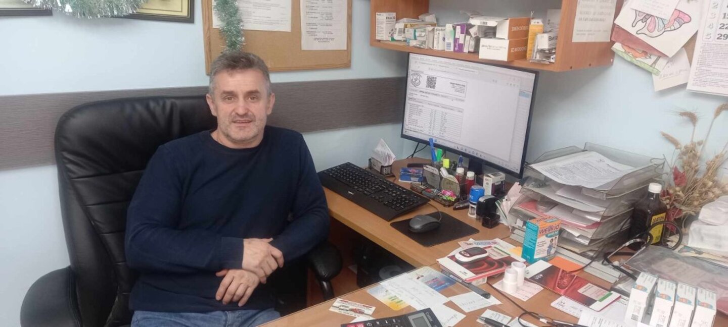 Д-р Кара, без когото не може