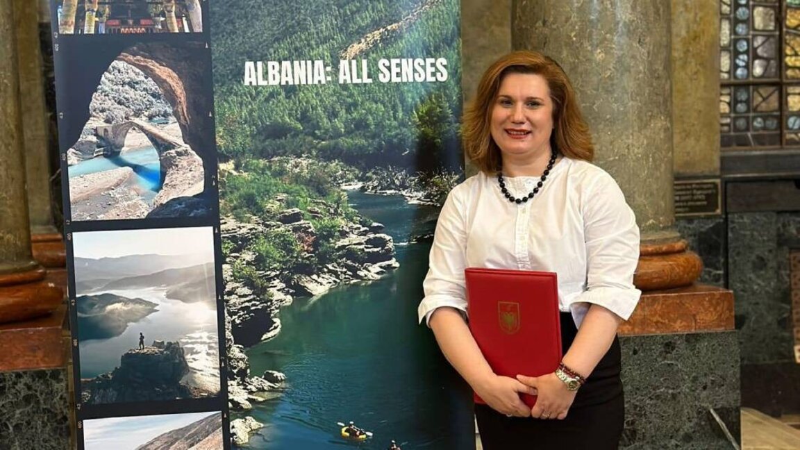 Посланикът на Република Албания в България Инид Мило