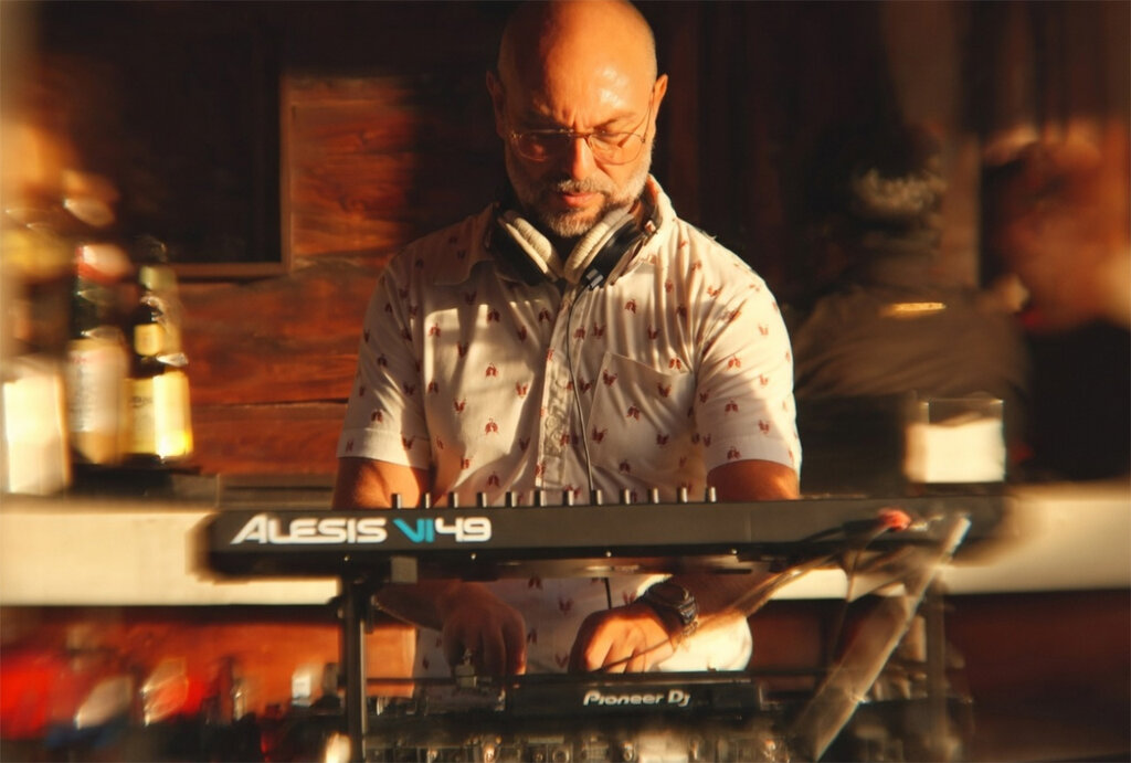 El jazzman Martín Denev: de la belleza y las personas “luminosas”