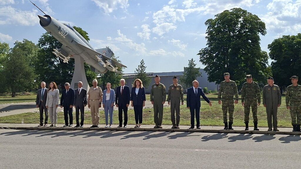Cumhurbaşkanı: ABD uçakları, ülkeyi İran'daki çatışmaların bir parçası yapmaz