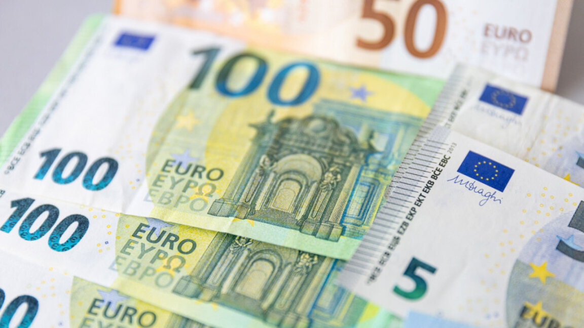 КНСБ: Скандално е залагането на 605 евро минимална заплата в Бюджет 2026