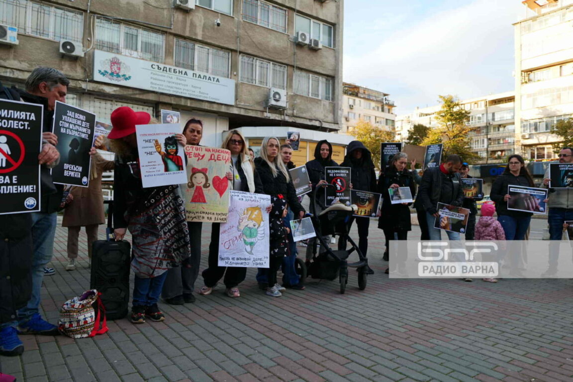 Протестиращи срещу насилието над деца искат повече педагози в детските градини и видеонаблюдение