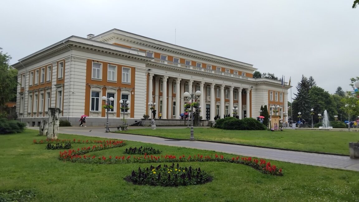 Премиера на "Кралиците" по Шекспир в театъра на Перник