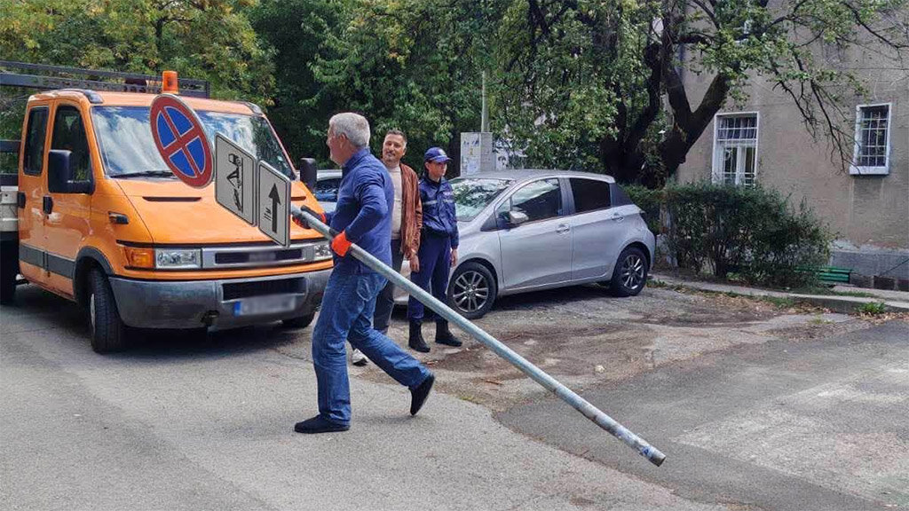 В район "Изгрев" търсят още незаконни паркоместа за премахване