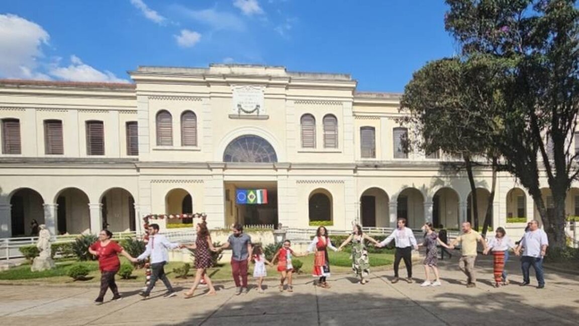 The "Roses of Bulgaria" festival brings together Bulgarians in Brazil