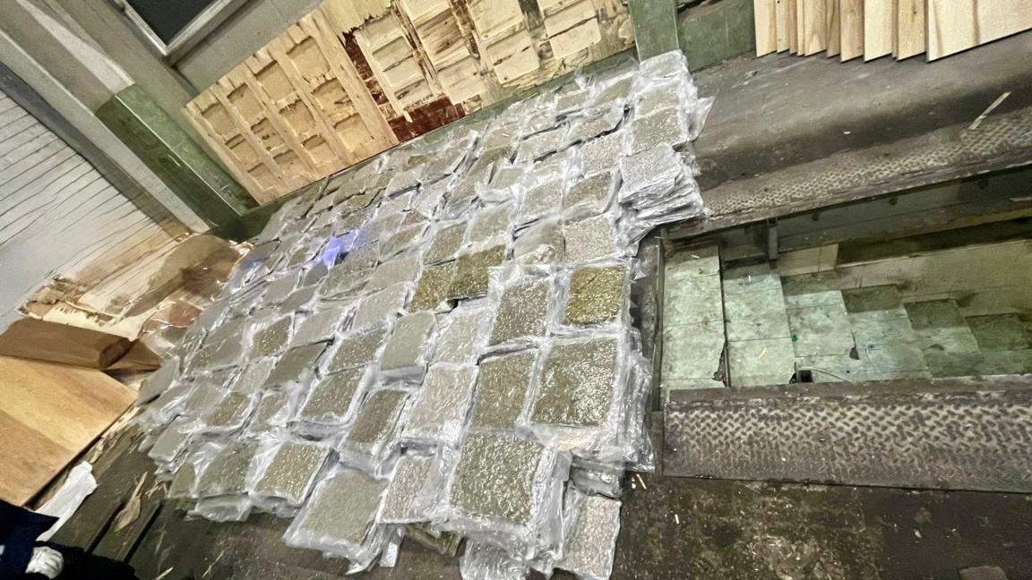 Задържаха шофьор от Шуменско със 700 кг марихуана