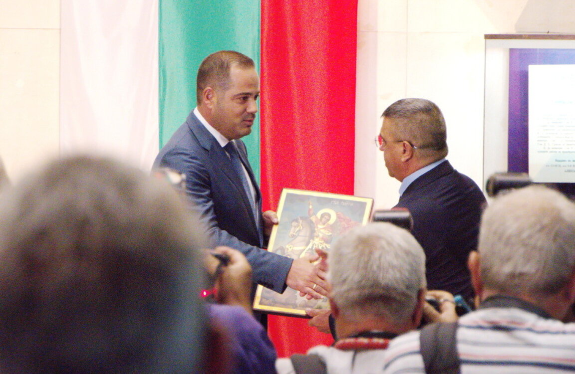 El nuevo ministro del Interior ha prometido unas elecciones honestas