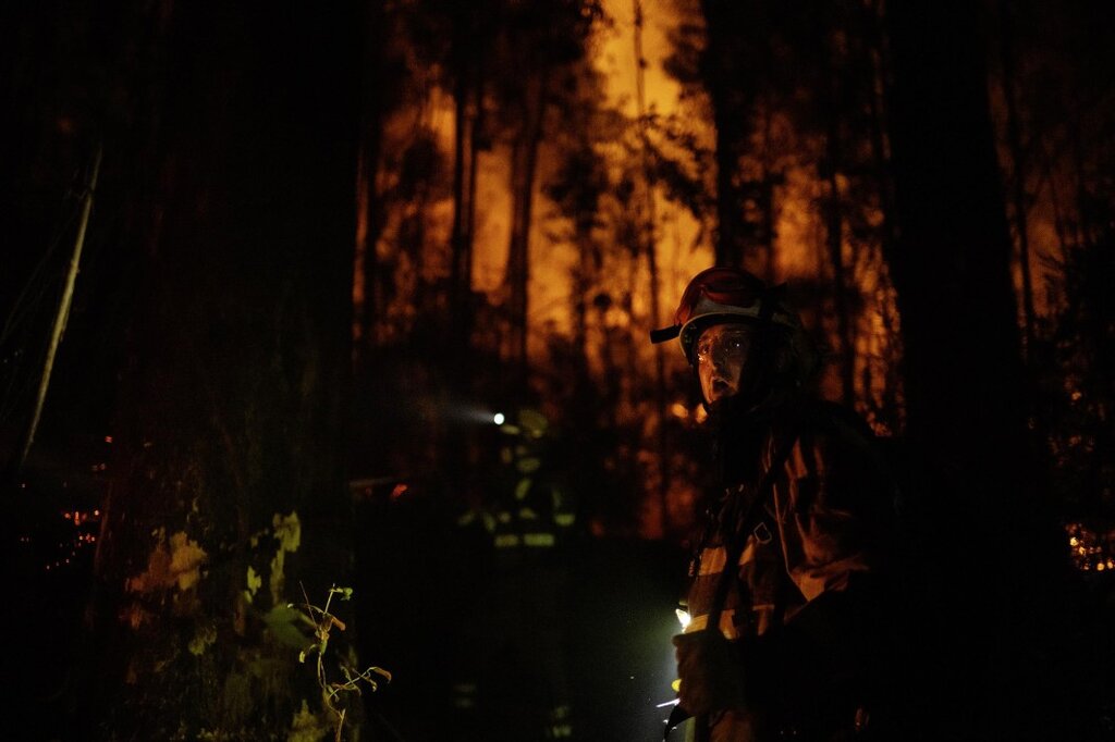 Увеличават се евакуираните заради пожарите в Испания